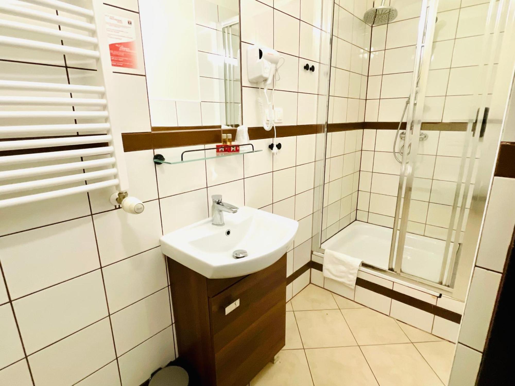 Hotel Seven 7 Kaliszki المظهر الخارجي الصورة