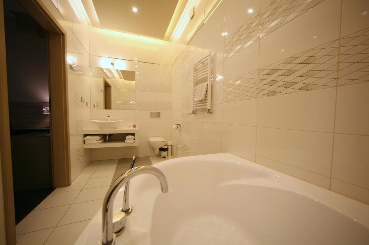 Hotel Seven 7 Kaliszki المظهر الخارجي الصورة